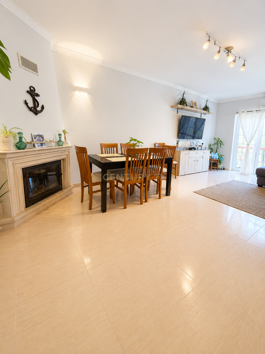 Fotografia 7 de Apartamento T2 com Parqueamento | Rio de Mouro | Casais de Mem Martins