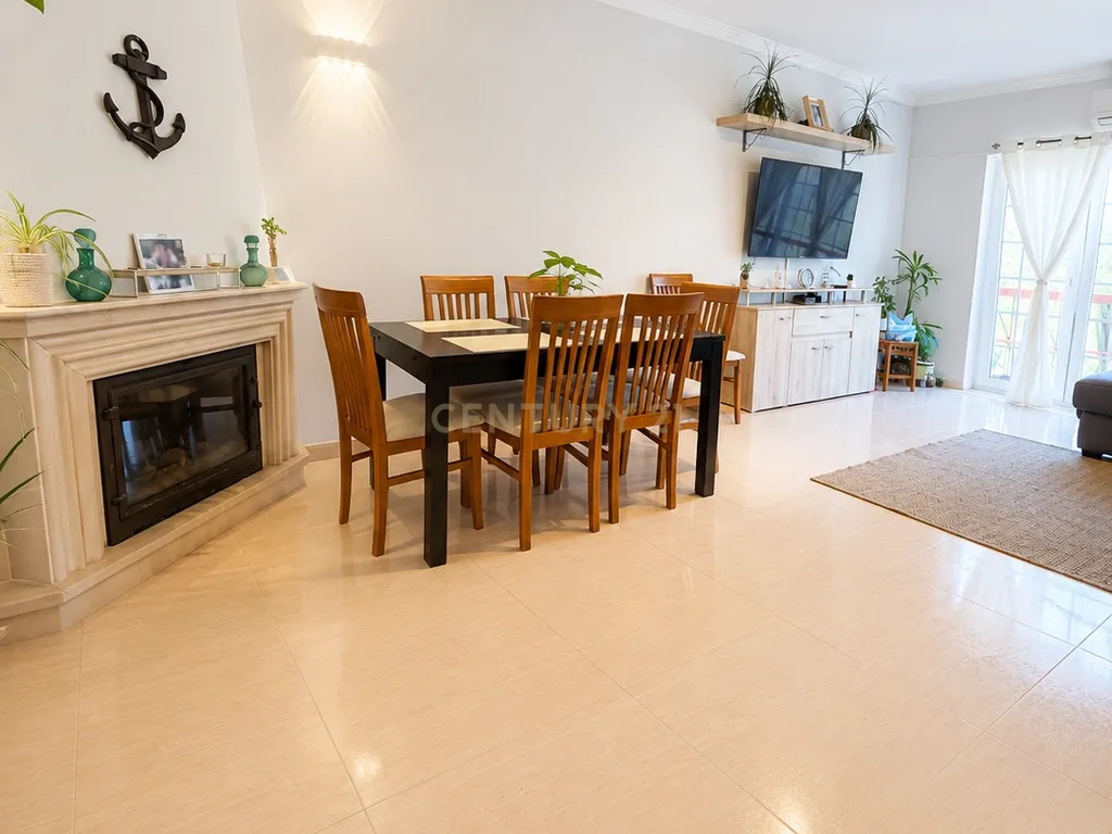 Apartamento T2 com Parqueamento | Rio de Mouro | Casais de Mem Martins - Image 7