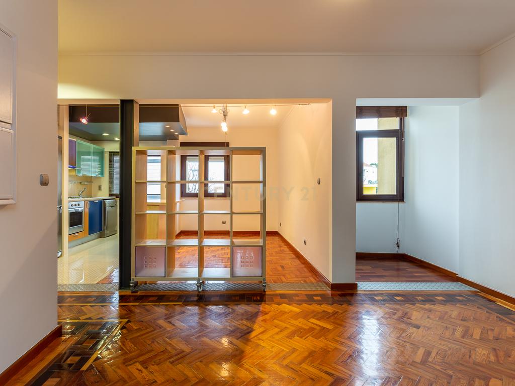 Apartamento T2 em Sacavém, Loures - Oportunidade Única! - Image 6
