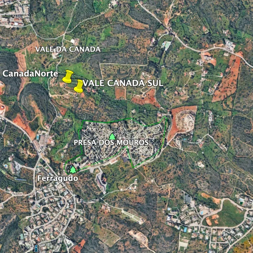 Fotografia 10 de Terreno de Vale Canada Norte - Ferragudo Terreno com projeto aprovado para construção de um Hotel com 46 quartos,  próximo de um dos melhores campos de golfe do país. A área total é de 14.32
