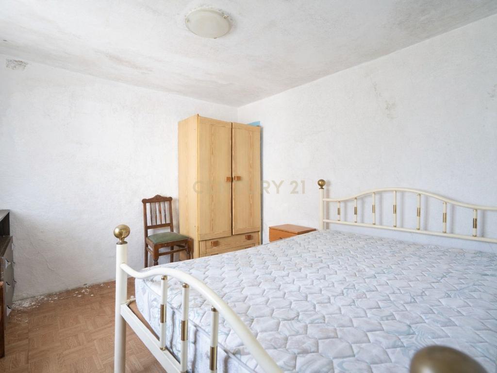 Excelente oportunidade de investimento no centro de São Martinho do Bispo, Coimbra. As referências C0289-01959 (moradia e terreno) e C0289-01957 (terreno) são vendidas em conjunto. - Image 41
