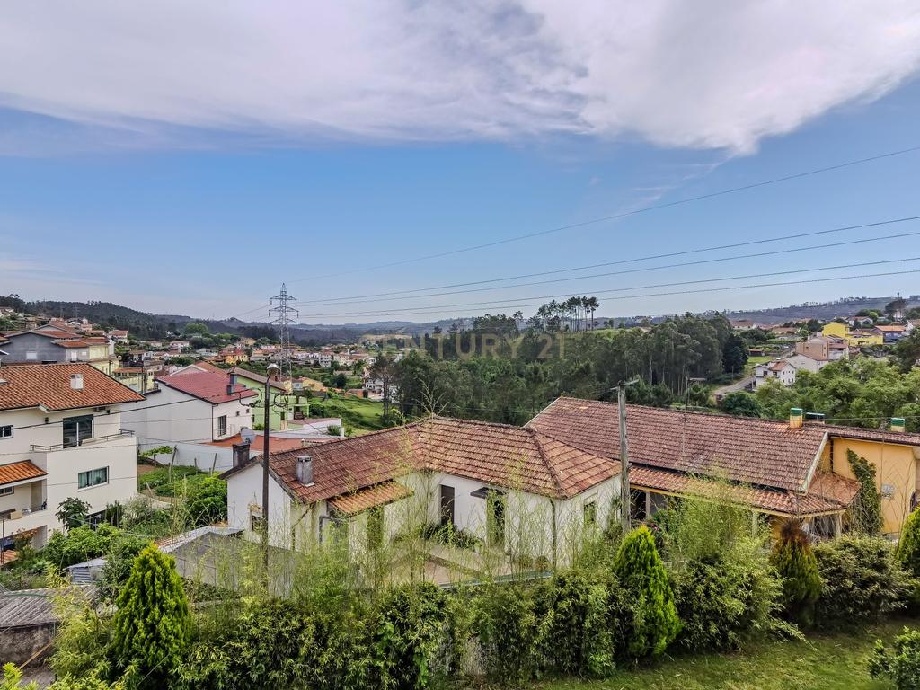 Moradia Bifamiliar T3+T3 em São Pedro da cova – Espaço, Tranquilidade e Conforto - Image 48