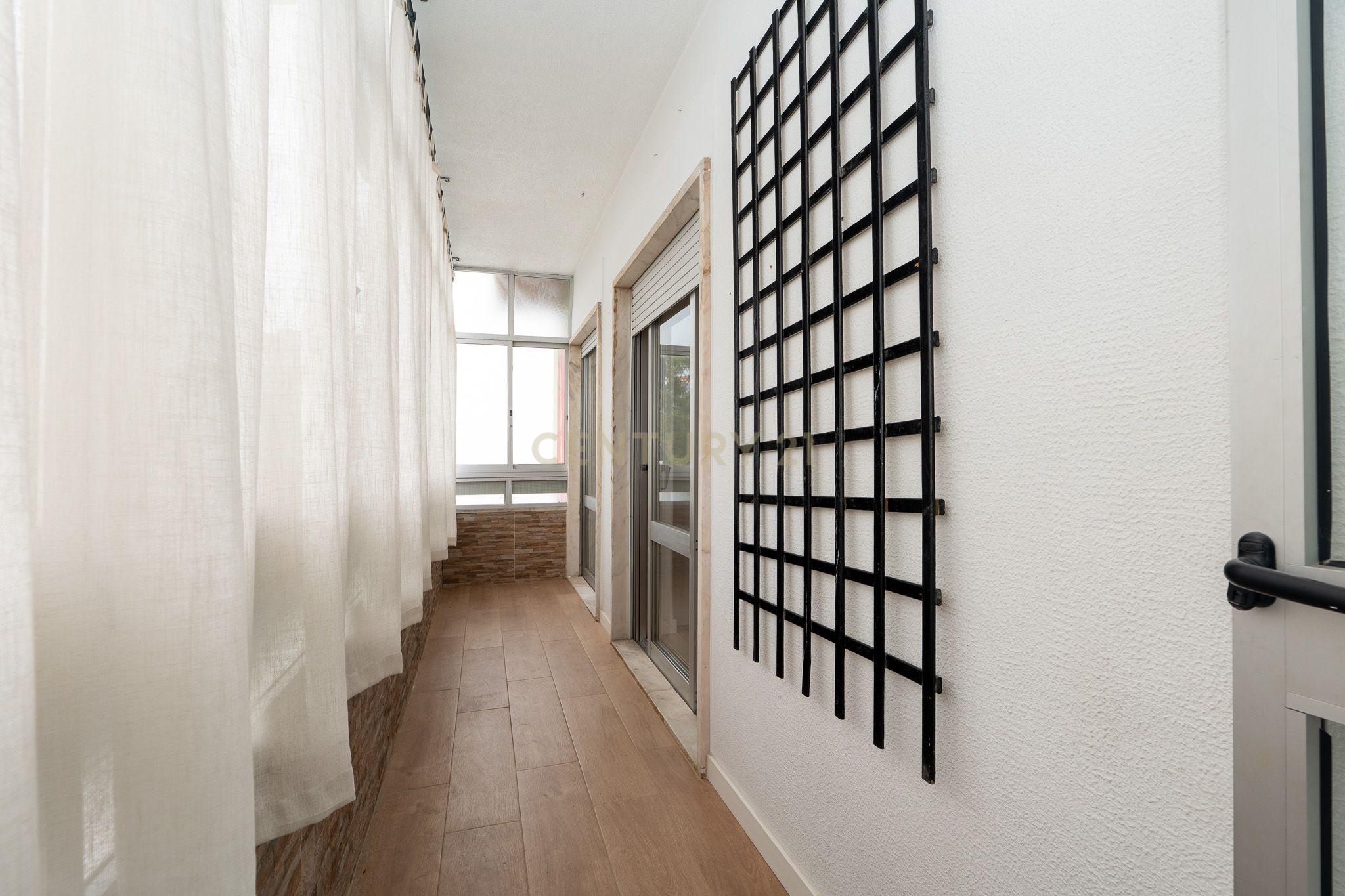 Fotografia 11 de T2 Renovado em Odivelas — Conforto, Luz Natural e Localização Privilegiada