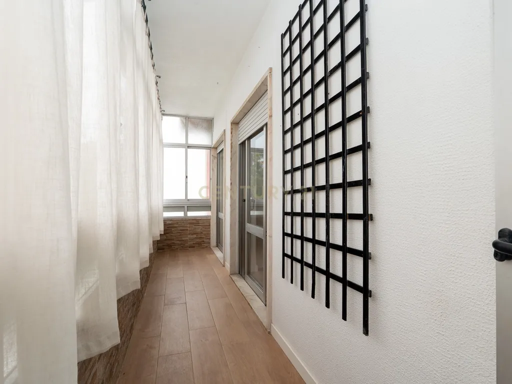 T2 Renovado em Odivelas — Conforto, Luz Natural e Localização Privilegiada - Image 14