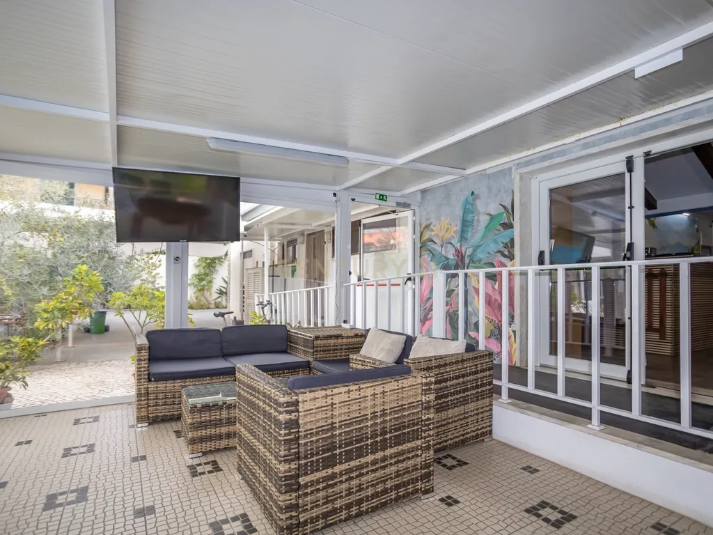 Fantástica Moradia Versátil com Piscina e Jardim, junto a serra da Arrábida – Setúbal - Image 38