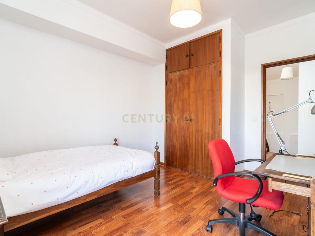 T3 Duplex com 2 Terraços, na Av. Elísio de Moura, em Coimbra - Image 19