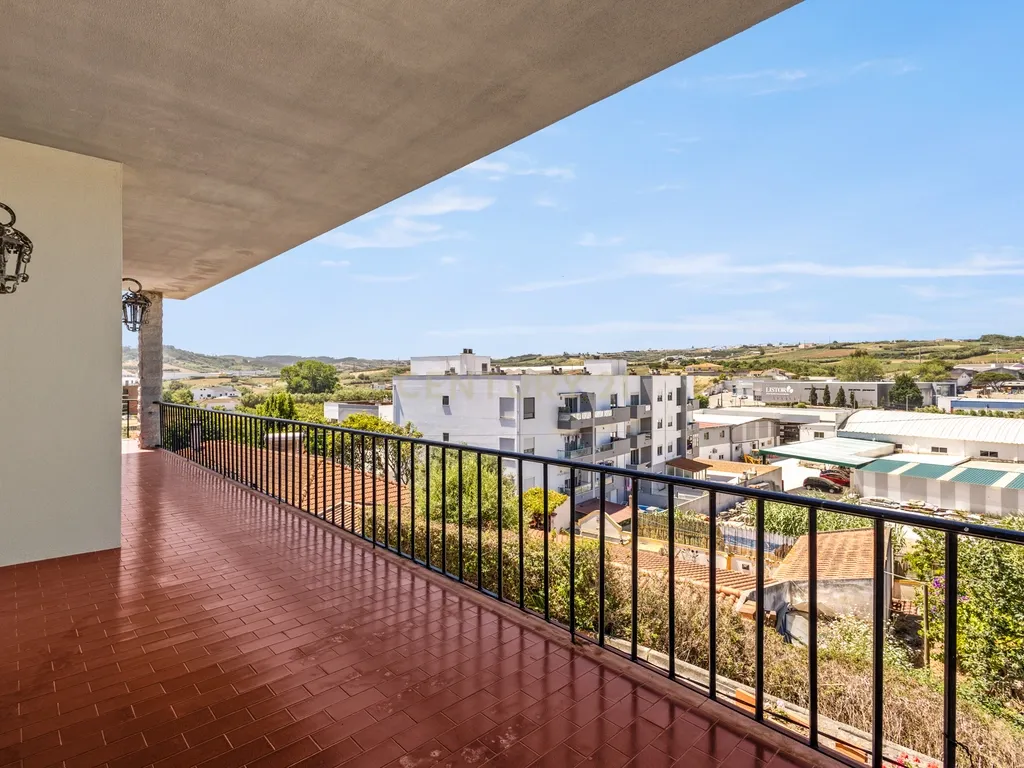 Moradia T5 com Piscina em Lourinhã - Image 18