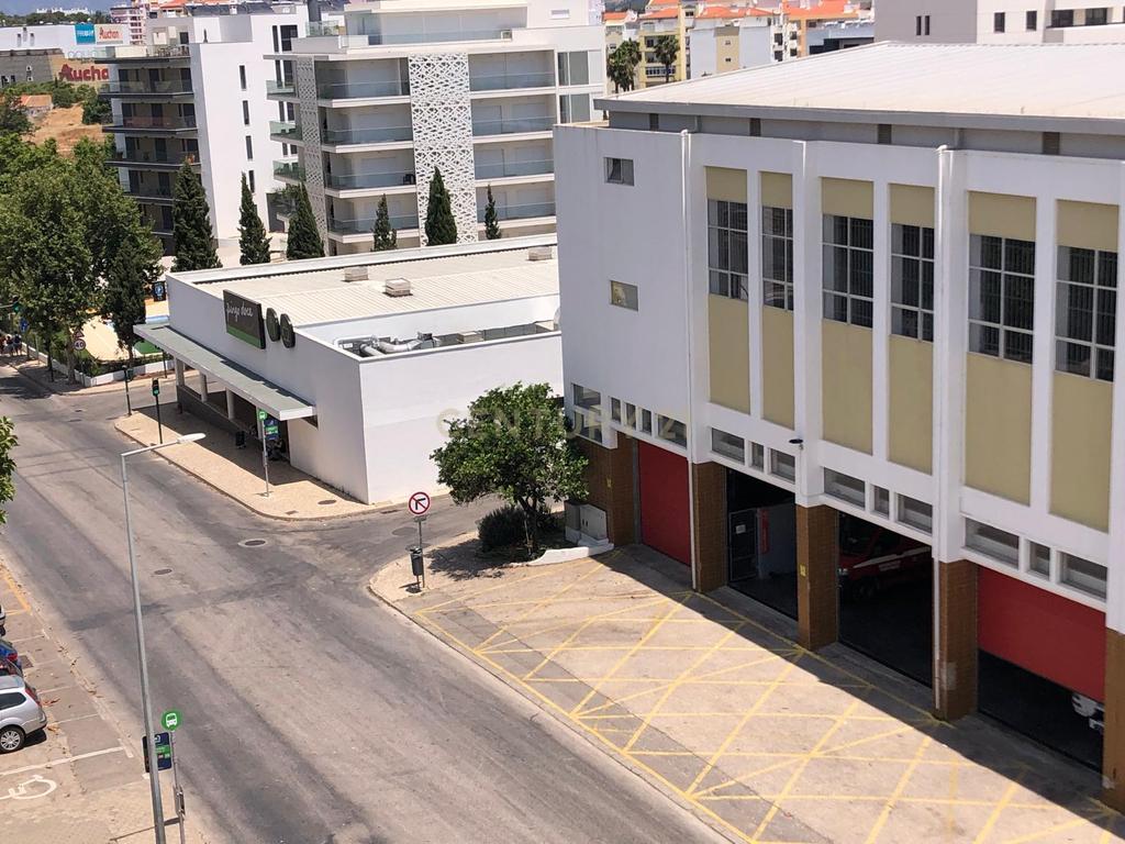 Apartamento T3 – Centro de Portimão - Image 18