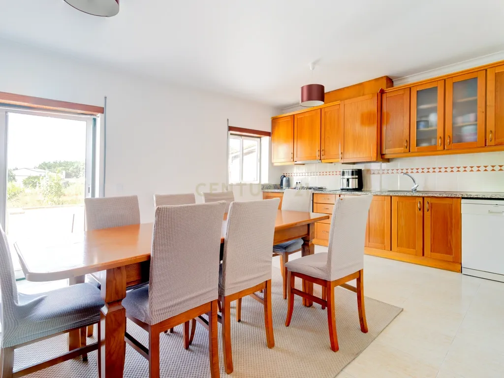 Excelente Moradia T3 , espaço exterior e garagem – Marinha Grande - Image 17
