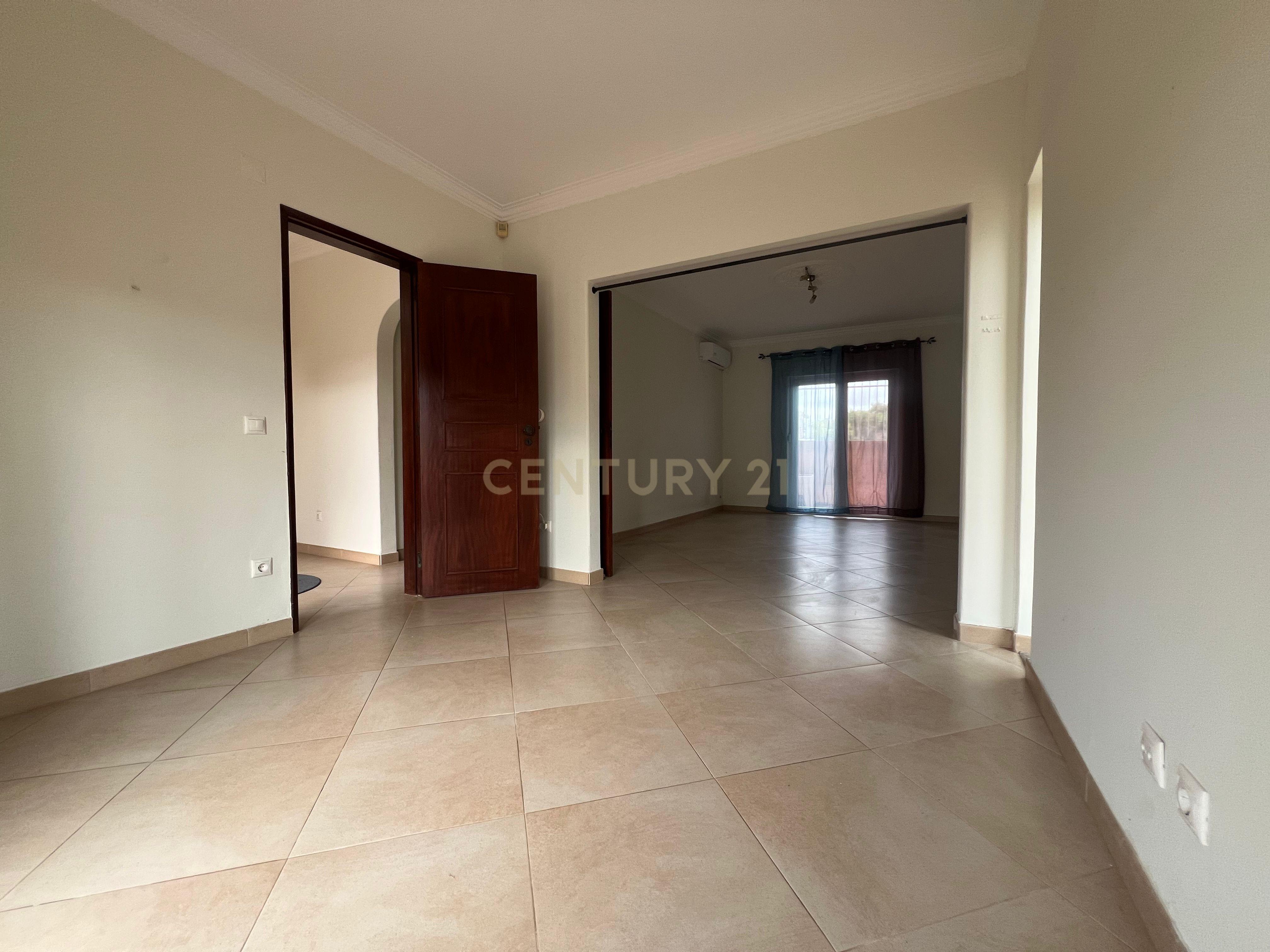 Fotografia 6 de Moradia T3 com Garagem – Penedo, São Domingos de Rana (Cascais)