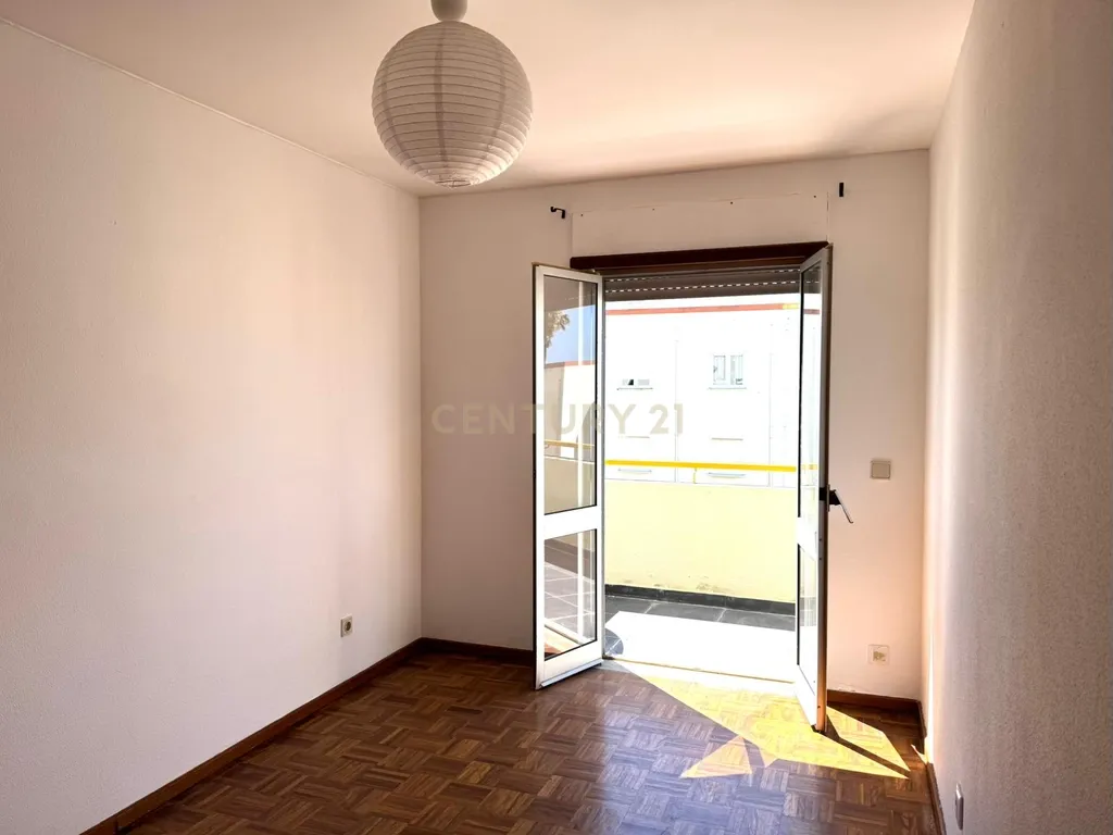 Duplex T3 na Rua João Lopes - Costa da Caparica - Image 13