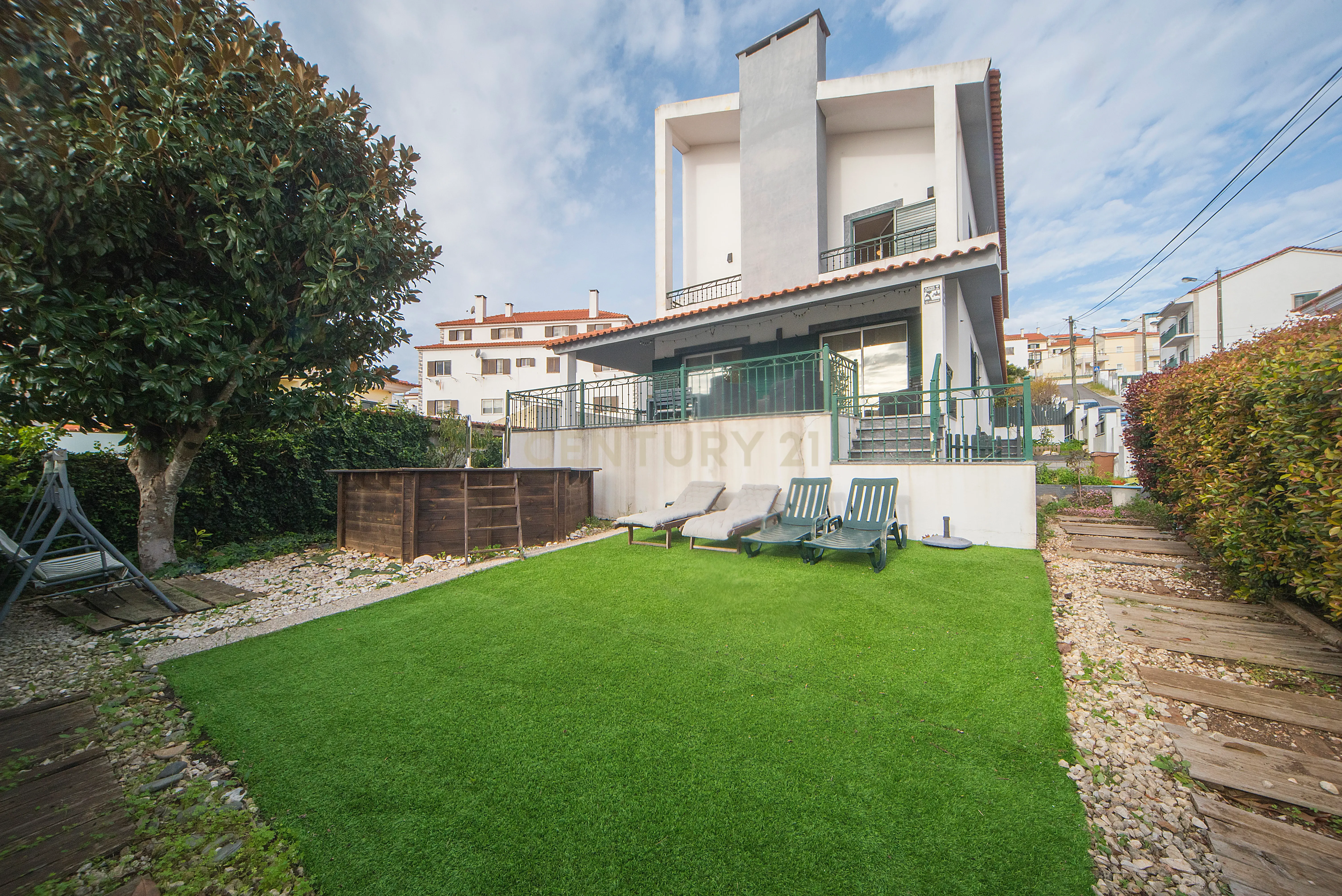 Espetacular Moradia T6 com Jardim e Terraço em Odivelas - Image 52