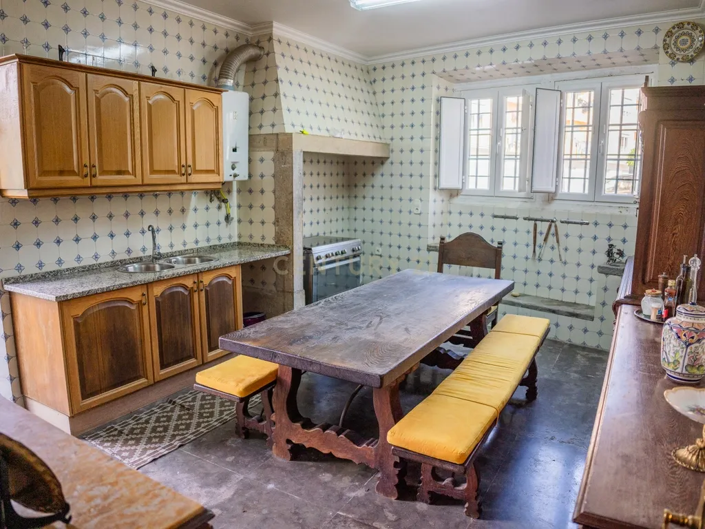 Moradia de charme T5 com Garagem e Terreno em Abrunheira, Sintra - Image 46