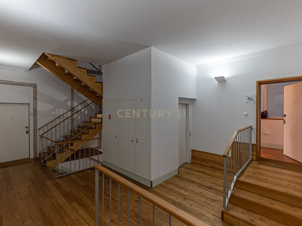 Apartamento T1 com Estacionamento e Varanda nas Fontainhas, Porto - Image 27