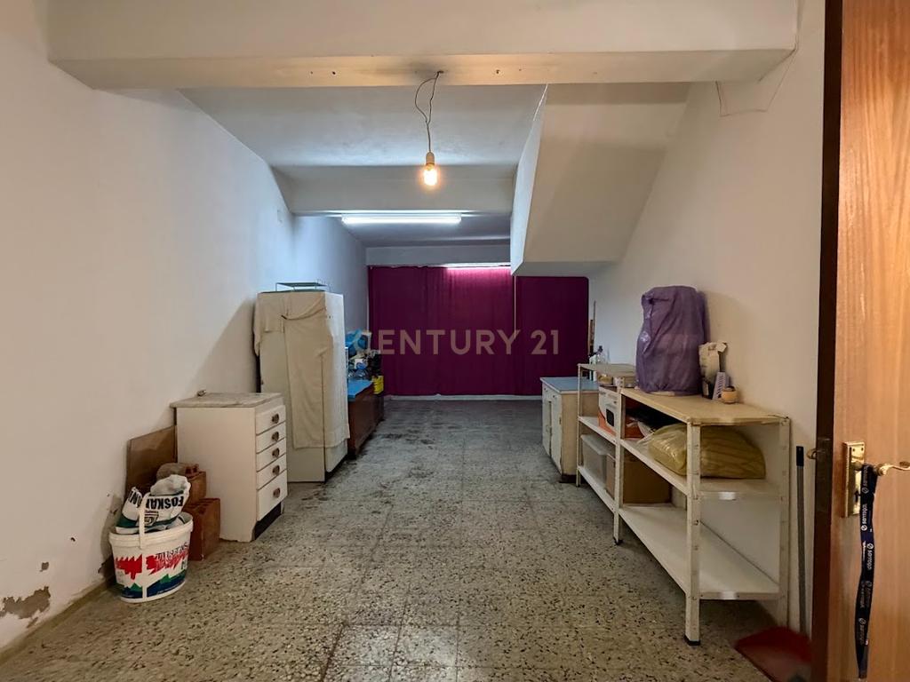 Moradia T2 + 1 no Centro de Portimão | Garagem 55 m² | Potencial + Proximidade às Praias - Image 43