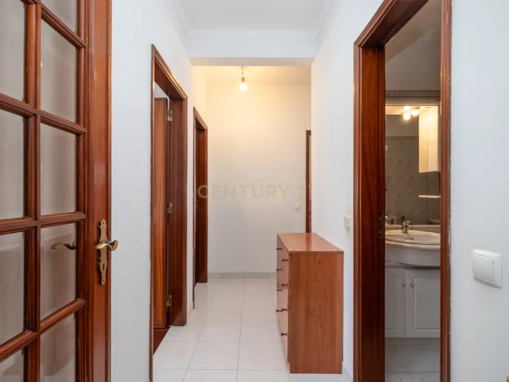 Apartamento T3 com garagem e arrecadação em Abrantes - Image 10