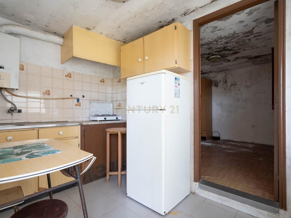 Excelente oportunidade de investimento no centro de São Martinho do Bispo, Coimbra. As referências C0289-01959 (moradia e terreno) e C0289-01957 (terreno) são vendidas em conjunto. - Image 44