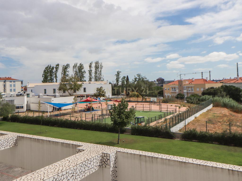 Apartamento duplex T2+2 com terraços - Image 23