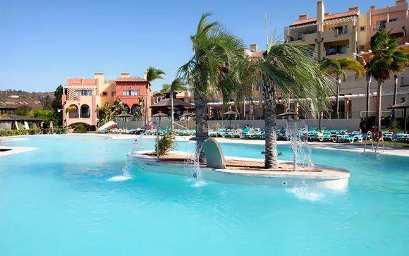 Duplex em Málaga: Vista Mar, Piscina e Acesso a Golf, Inversión y Vacaiones - Image 4