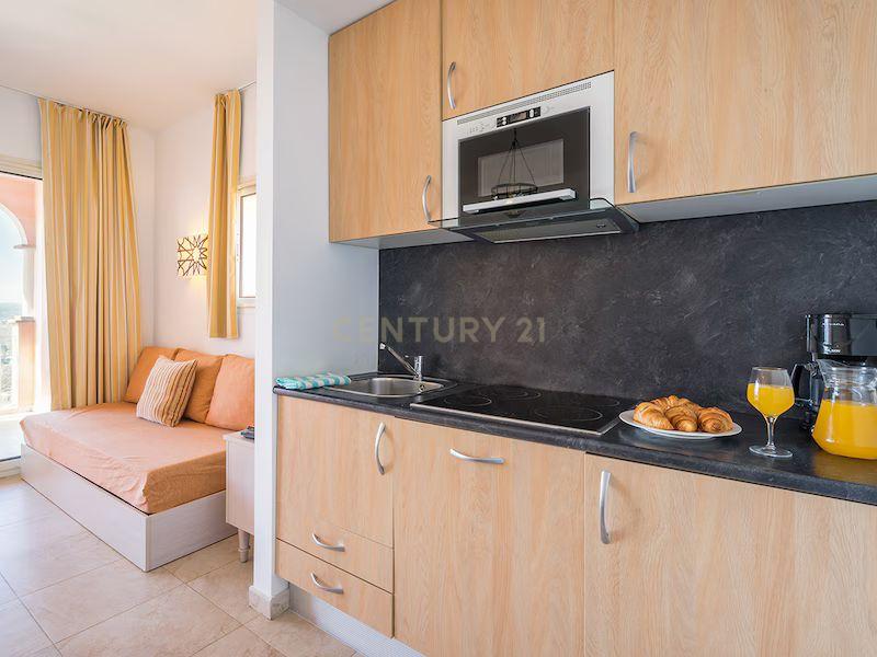 Duplex em Málaga: Vista Mar, Piscina e Acesso a Golf, Inversión y Vacaiones - Image 11
