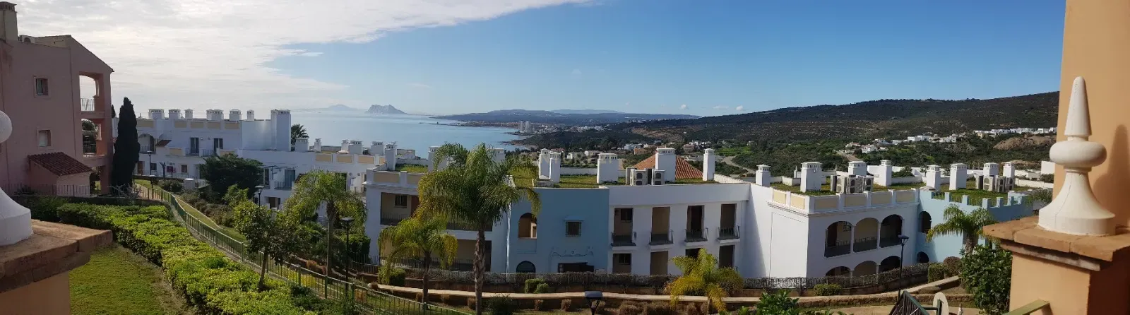 Duplex em Málaga: Vista Mar, Piscina e Acesso a Golf, Inversión y Vacaiones - Image 2