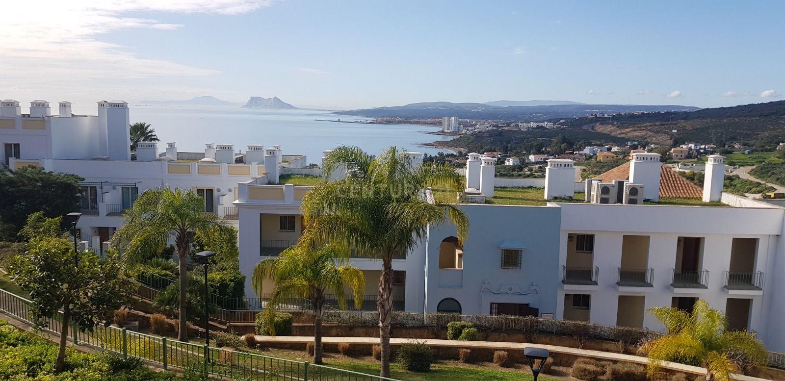 Duplex em Málaga: Vista Mar, Piscina e Acesso a Golf, Inversión y Vacaiones - Image 13