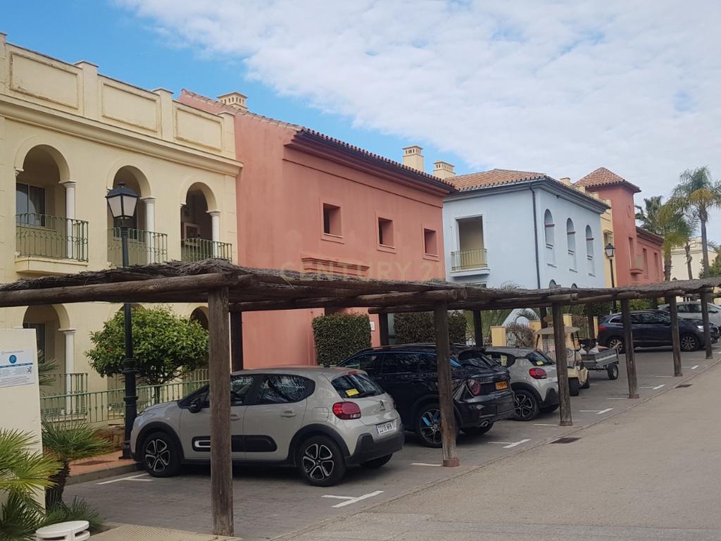 Duplex em Málaga: Vista Mar, Piscina e Acesso a Golf, Inversión y Vacaiones - Image 14