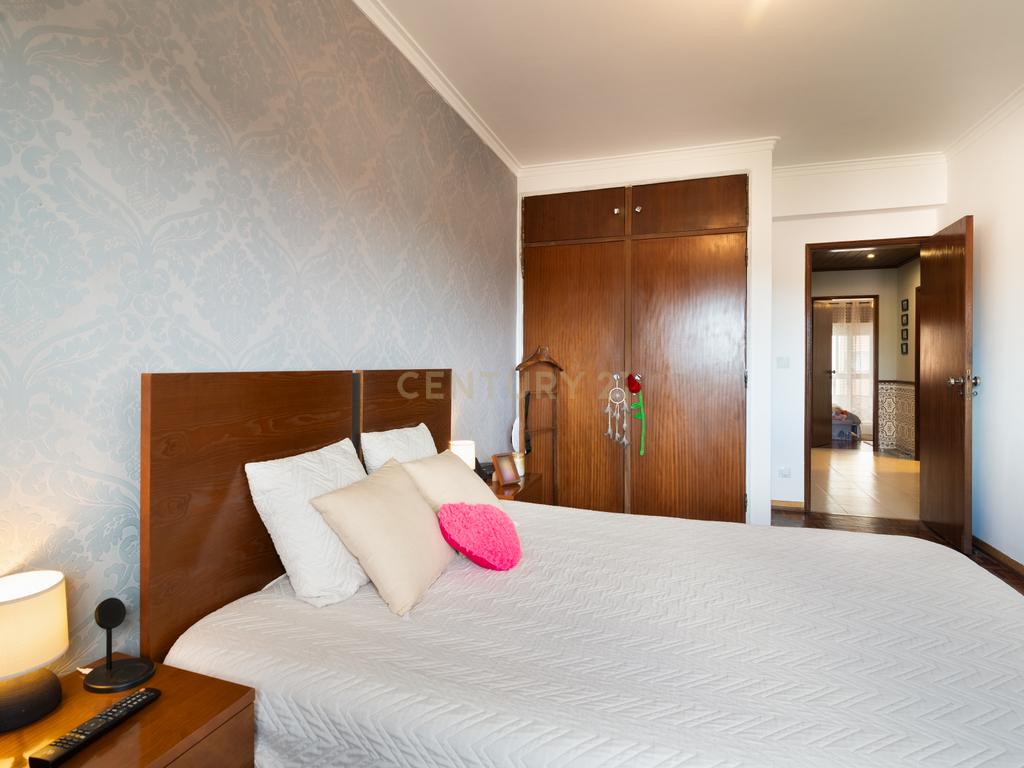 Um apartamento com luz, espaço e a base certa para criar uma casa à sua medida - Image 19