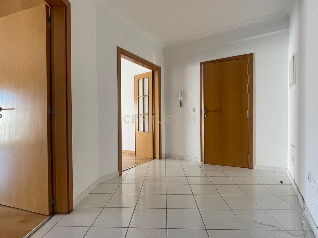 Apartamento T3, com Varandas e 3 Lugares de estacionamento, no Pinhal Novo - Image 21