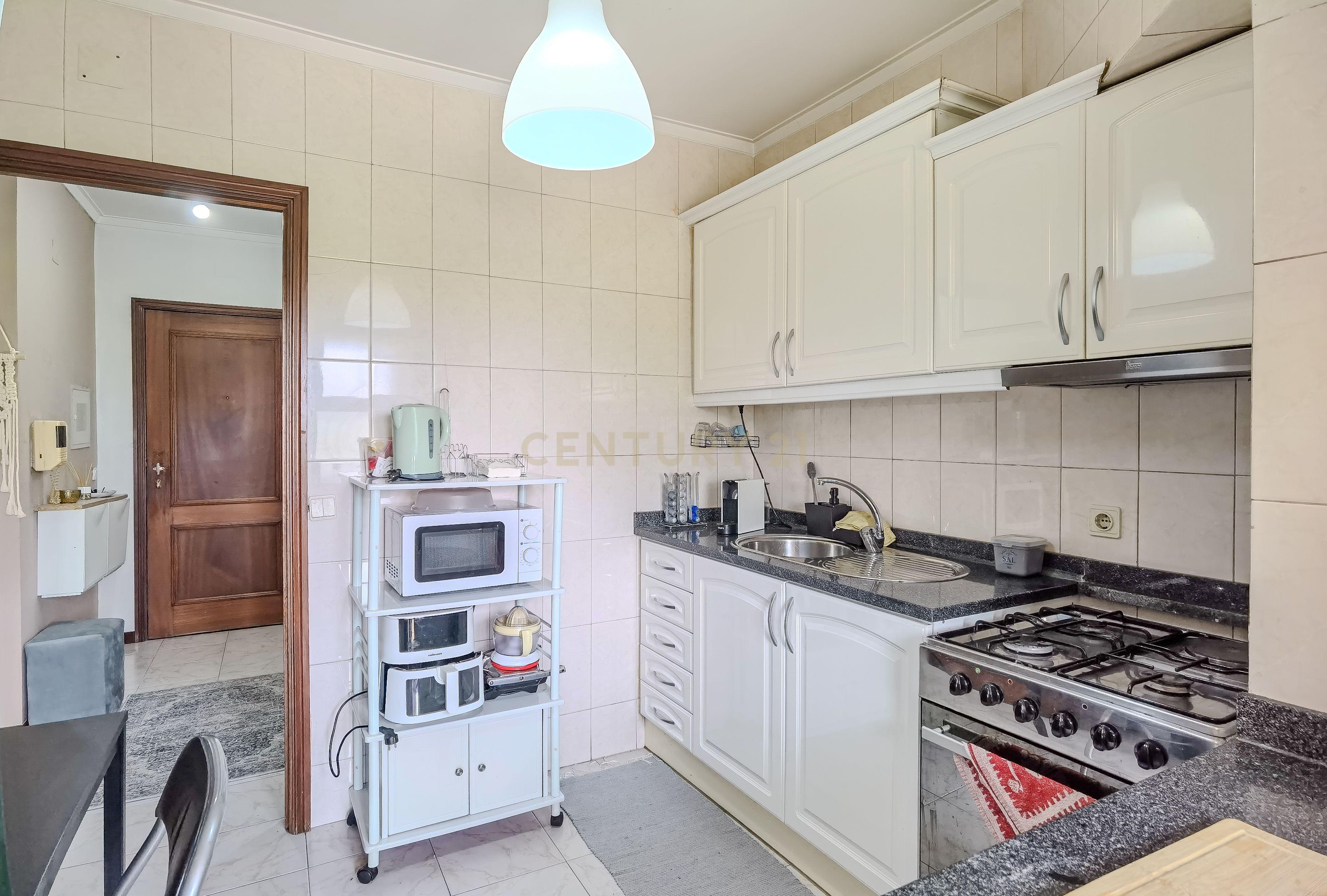 Apartamento T1+1 com Garagem e Vista Rio, Oliveira do Douro, Vila Nova de Gaia - Image 13