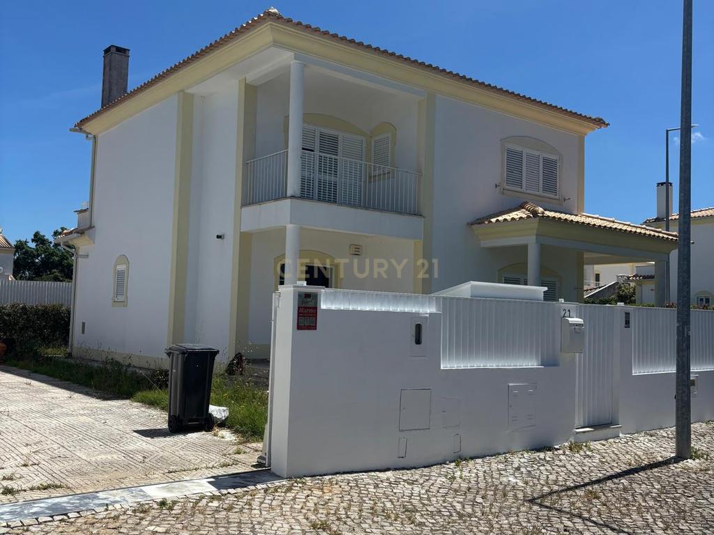 Moradia T3 para Arrendamento em Sesimbra – Carrasqueira - Image 1