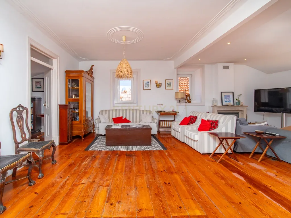 Penthouse Duplex T8 em Campo de Ourique - Lisboa - Image 32