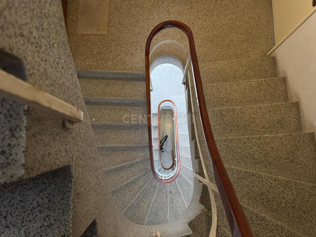 Fantástico Apartamento T2 com Varandas no Centro do Porto - Image 18