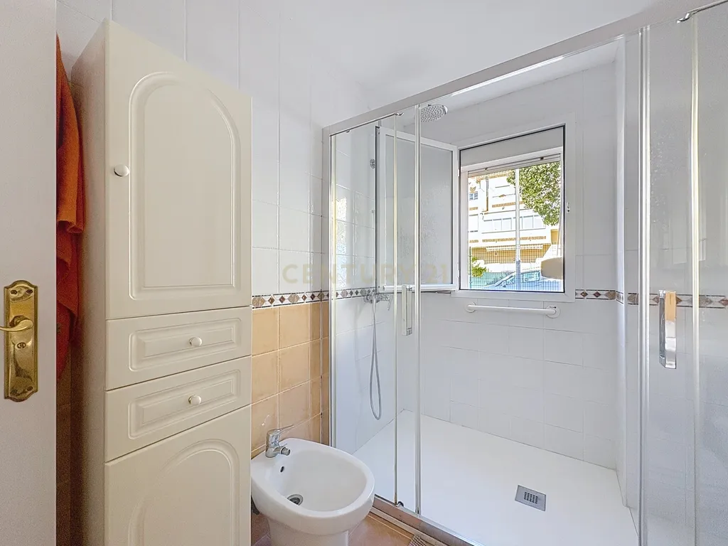 Apartamento com Vista Mar em Benalmádena, Málaga - Image 23