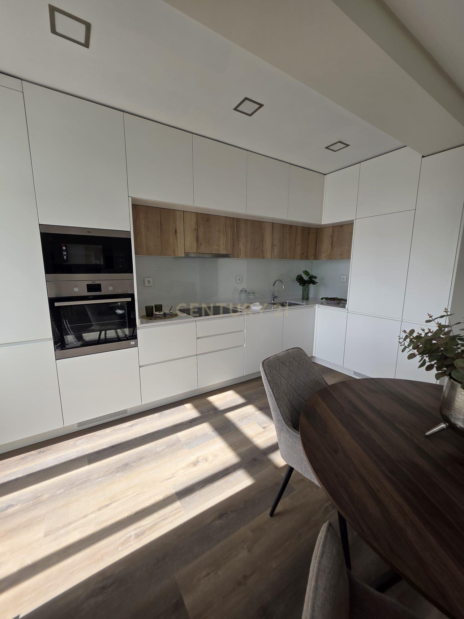 Fotografia 12 de Apartamento T3 Novo em Benfica | varanda aberta | suite | 2 elevadores e 2 Anos de Garantia