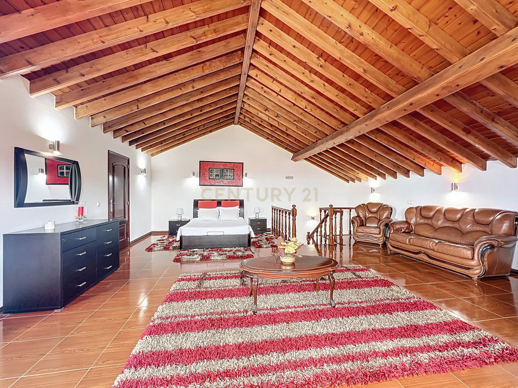 🏡 Moradia Única com Vista Mar — 3 Apartamentos | AL em Funcionamento | Feteiras, Ponta Delgada - Image 56