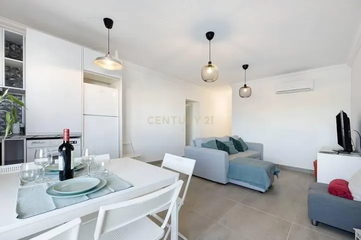 Apartamento T2 em Condomínio Fechado 2º Andar com Elevador com Piscina – Sagres - Image 5
