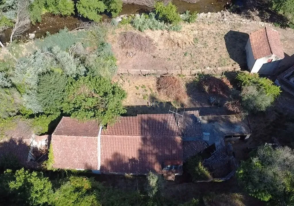 Moradia com terreno até à ribeira, Maçãs De Dona Maria - Image 4