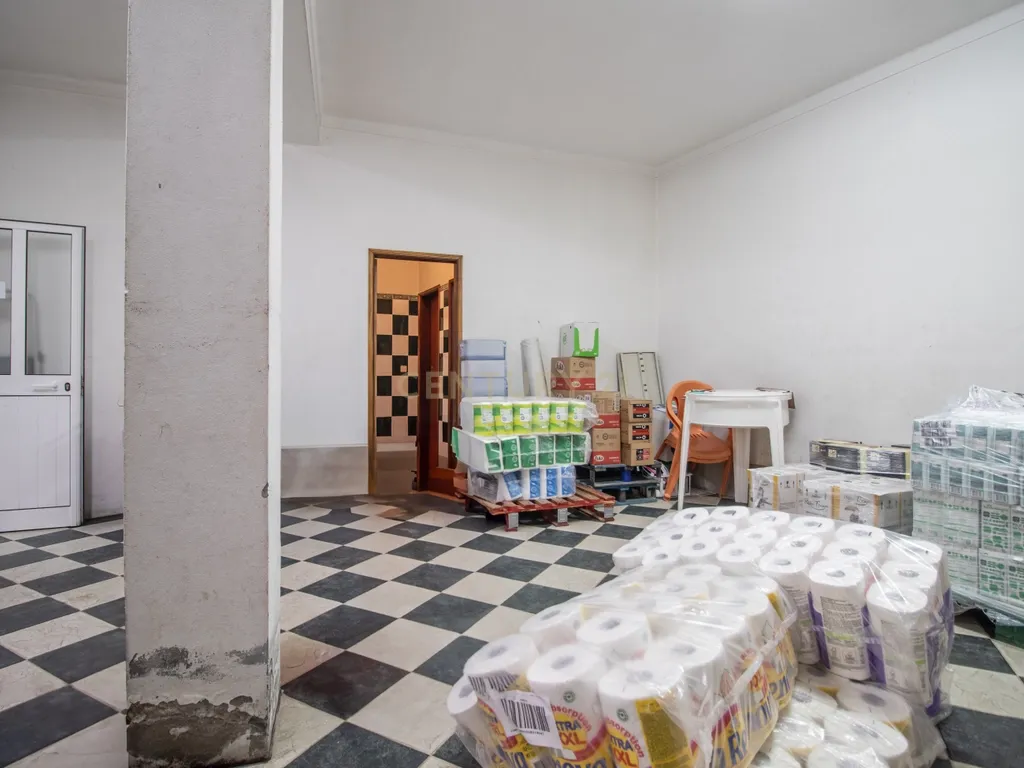 Investimento com Duplo Potencial: Comércio + Habitação em Soure - Image 13
