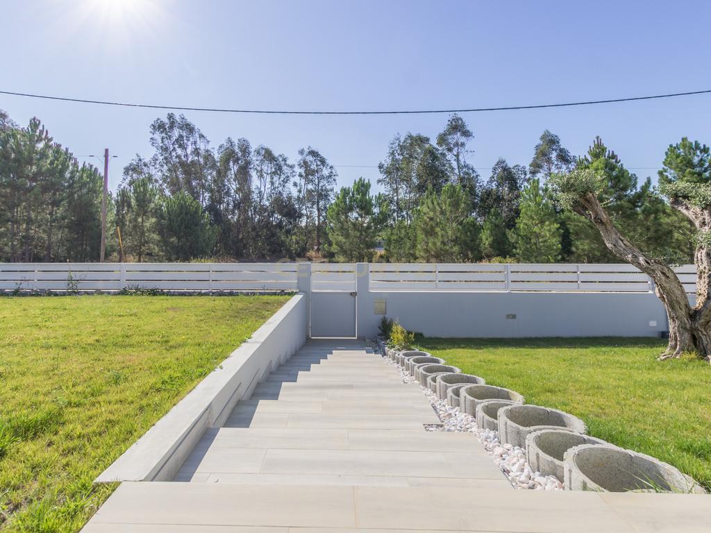 Vila Alegre / Fernão Ferro - Luxuosa moradia isolada térrea de 4 assoalhadas com arquitetura comtemporânea inserida em lote de 2775 m² - Image 39