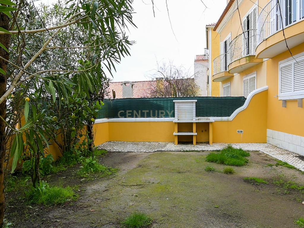Fabulosa Moradia em Gaveto com Jardim - Image 54
