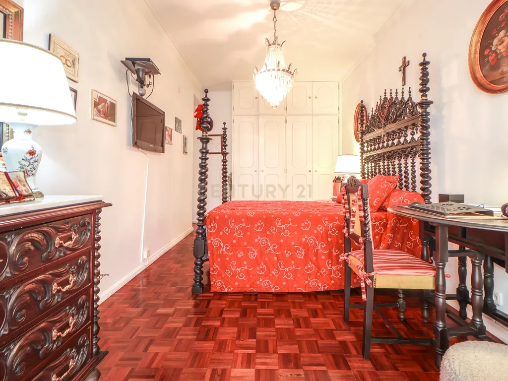 Apartamento T3 no Laranjeiro – Junto à Base Naval do Alfeite | Pronto a Habitar | Elevador - Image 10