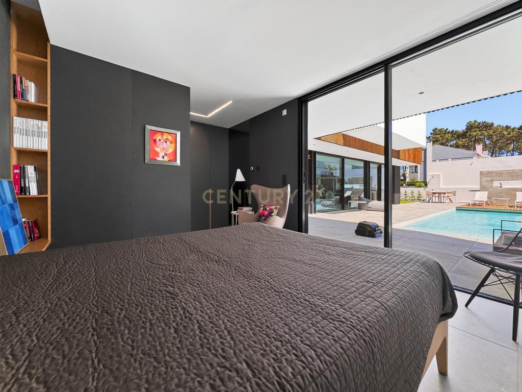 Moradia T3 de Excelência na Aroeira – Conforto, Elegância e Qualidade de Construção - Image 24