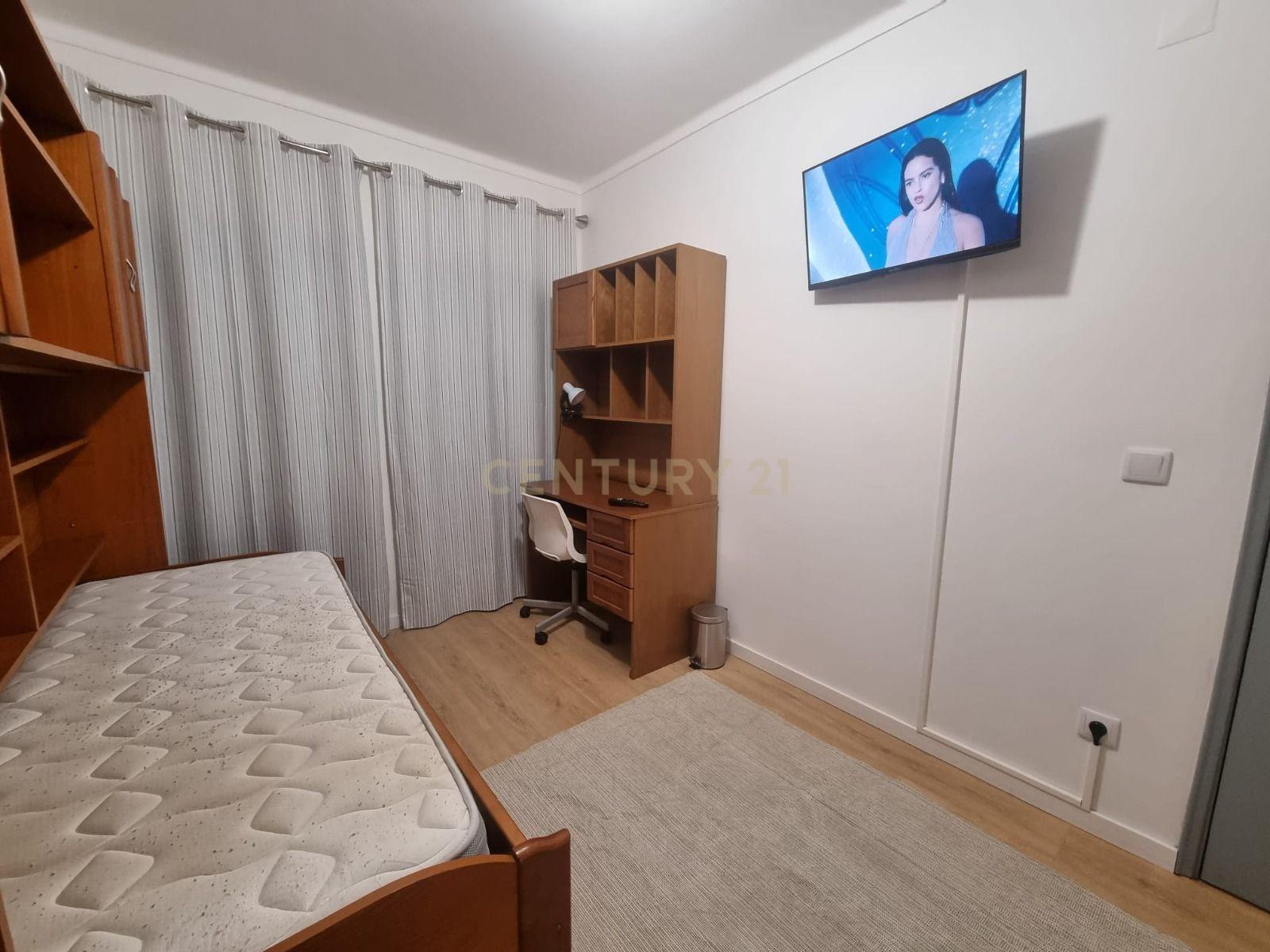 Fotografia 8 de T3 Totalmente Renovado em Zona Central e Tranquila de Caldas da Rainha