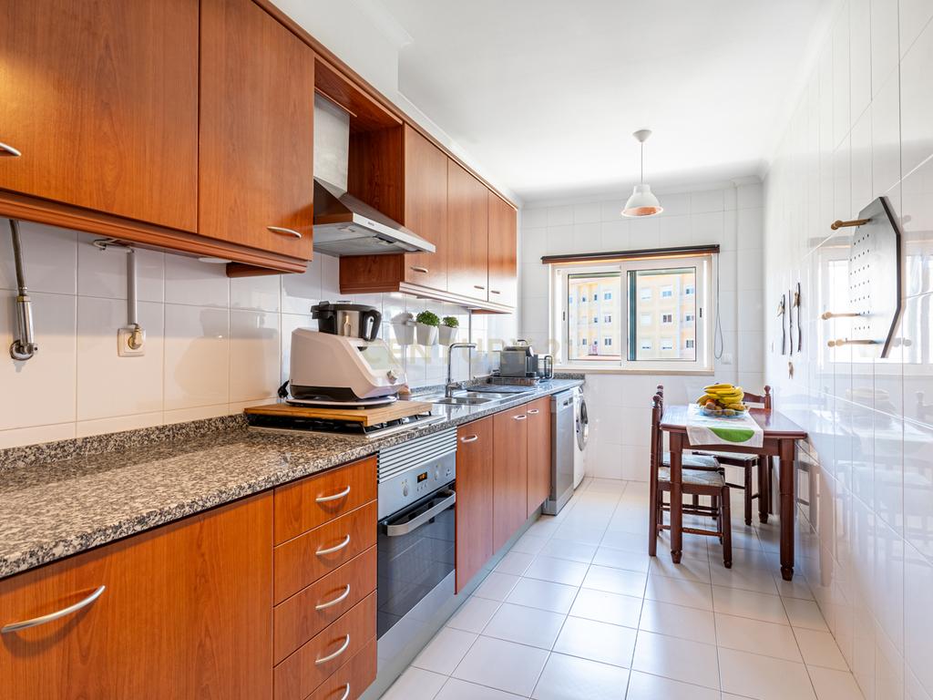Apartamento T3 em Condomínio Fechado na Horta dos Vimes, Alenquer - Image 5