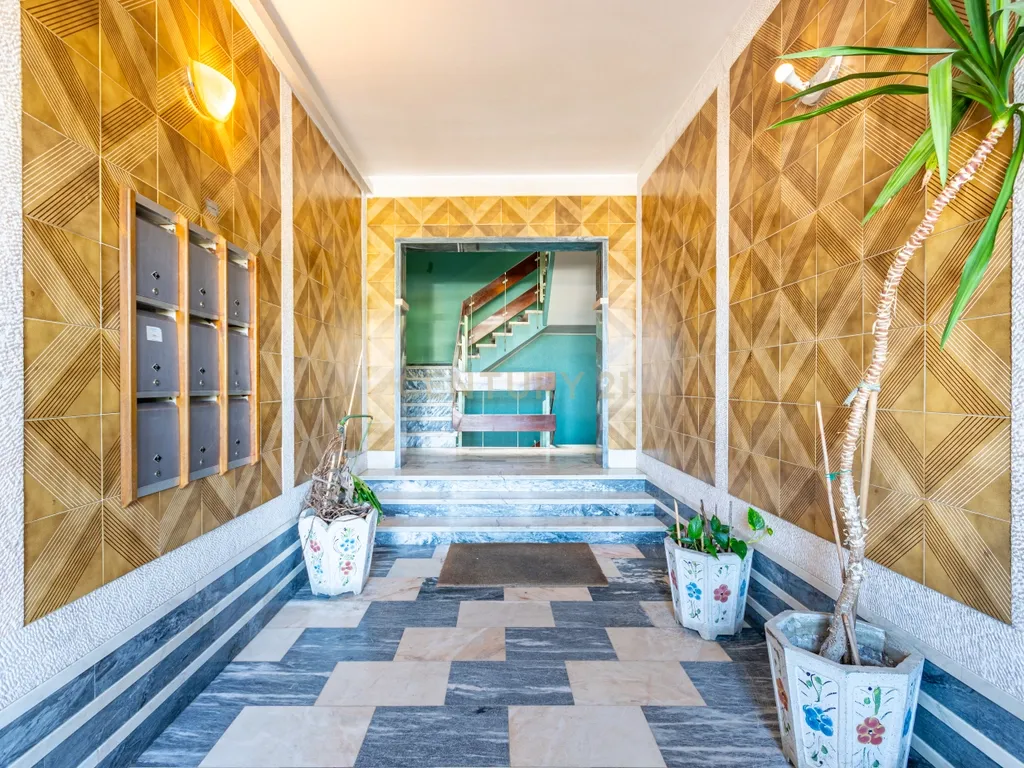 Apartamento T3 em Caneças com Vista e Luz Natural - Image 19