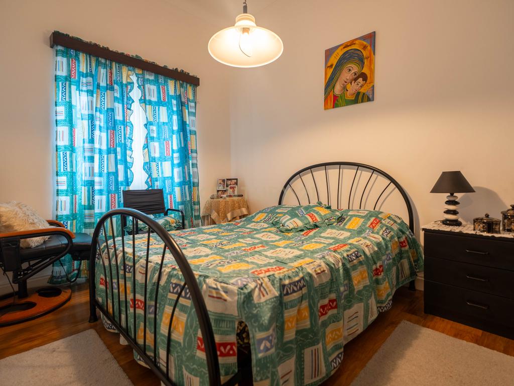 Moradia T4 em Santa Clara - Image 13