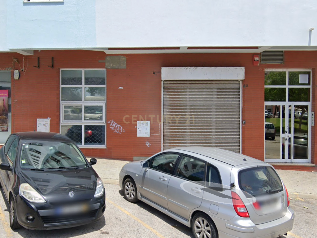 Loja com 68m2 em Santa Marta, Corroios - Image 3