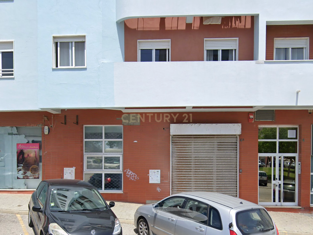 Loja com 68m2 em Santa Marta, Corroios - Image 4
