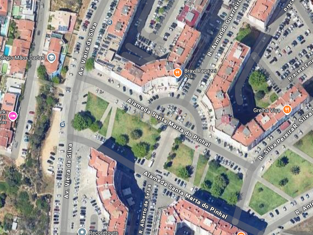 Loja com 68m2 em Santa Marta, Corroios - Image 2